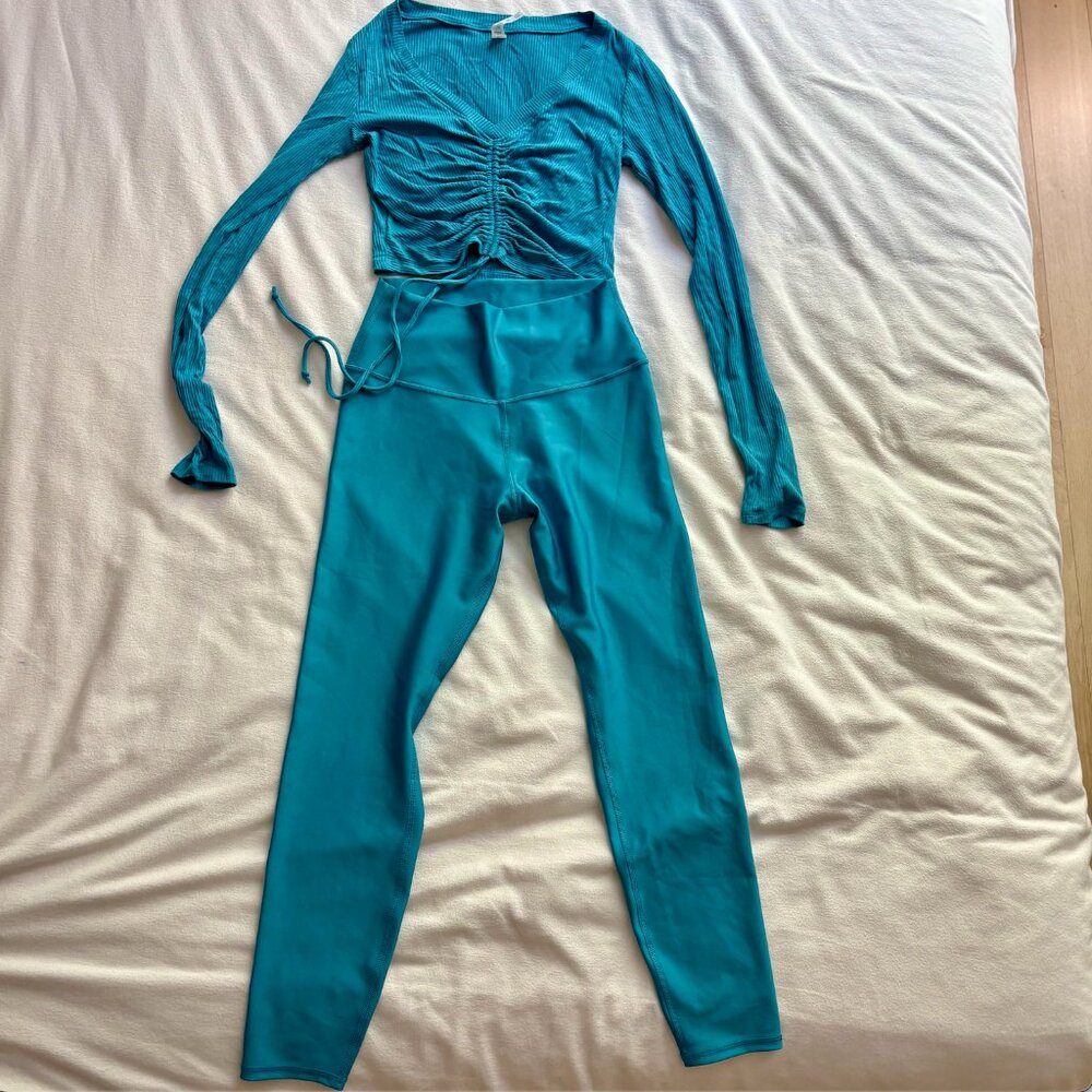 Alo Yoga Ribbed Cinch Cropped Long Sleeve Top and Legging Set